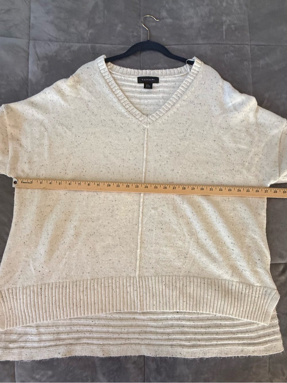 Tahari Cream Speckled V-Neck Oversized Sweater Women’s Size 2X - Picture 7 of 8